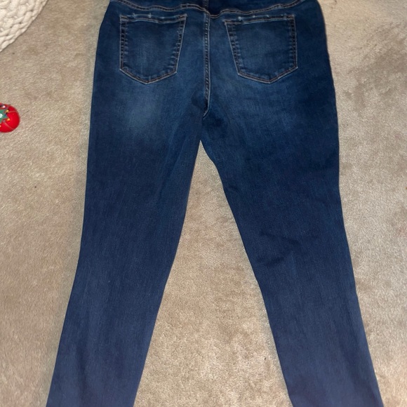 Distressed Maternity Jeggings Ingrid & Isabel Sz12 - Picture 9 of 9